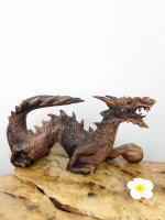 Handgearbeiteter Holzdrache mit Kugel - Unikat