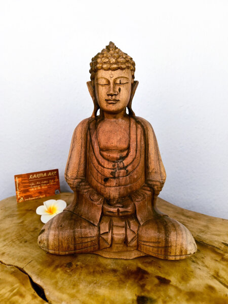 Buddha Deko aus Holz – Meditation & Ruhe
