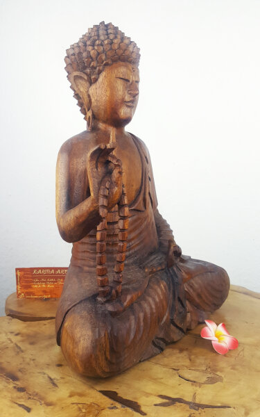 Buddha Deko aus Holz – Meditation & Ruhe
