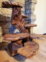 Regal mit Drachen aus Massivholz