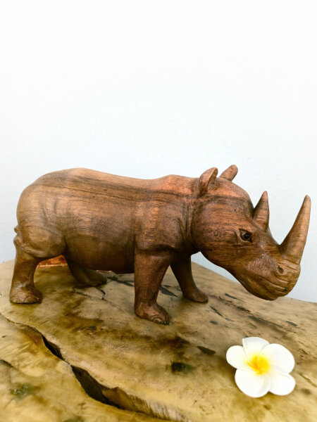 Handgefertigtes Holz-Nashorn – Unikat, robust und charmant