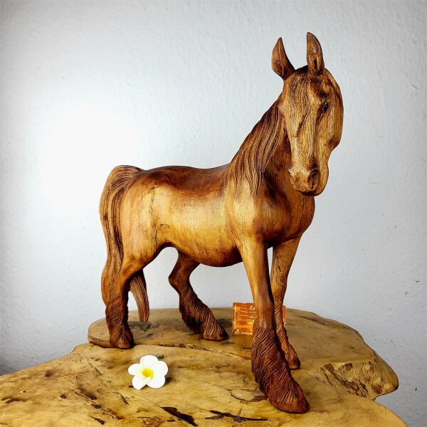 Handgefertigtes Holzpferd – edles Unika