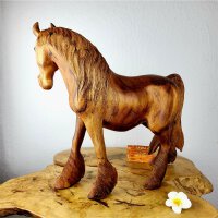 Handgefertigtes Holzpferd – edles Unika