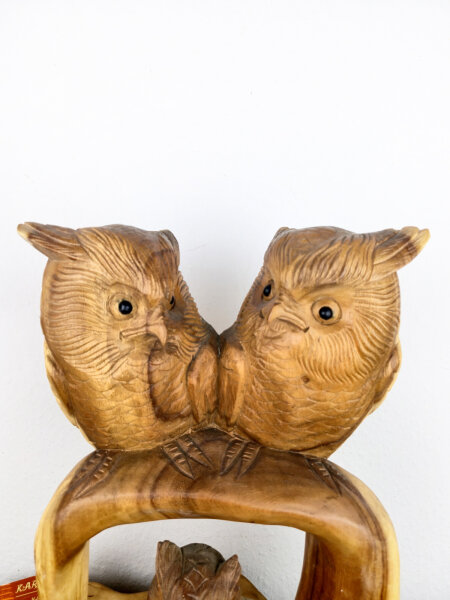 Exklusive Holz-Eulenstatue – Eltern mit Eulenbaby, Einzelstück
