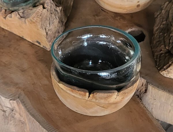 Holzschale mit Glas