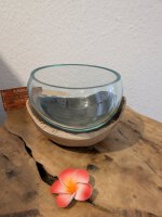Holzschale mit Glas
