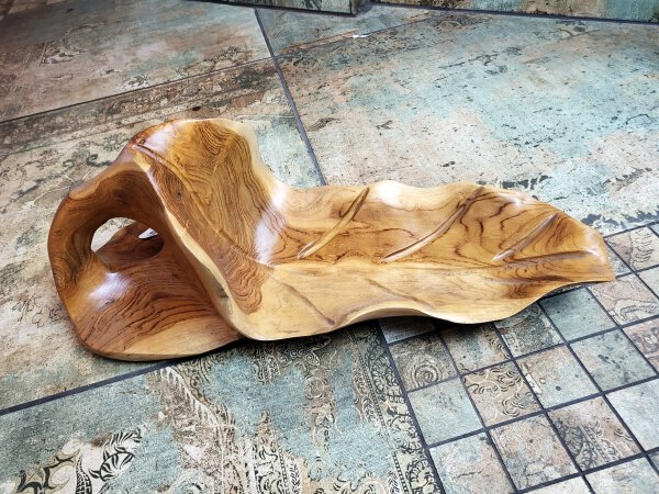 Schale als Blatt  mit geschwungenden Henkel