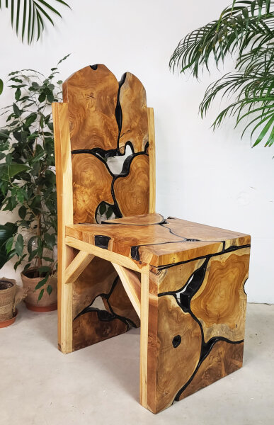 Stuhl veredelt Massivholz