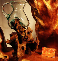 Teakwurzel mit Glaskanne