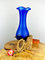 Blumenvase mit blauem Glas